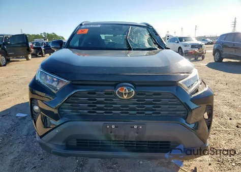 2020 Toyota Rav4 Xle z USA, uszkodzony, nr VIN 2T3W1RFV7LC084690